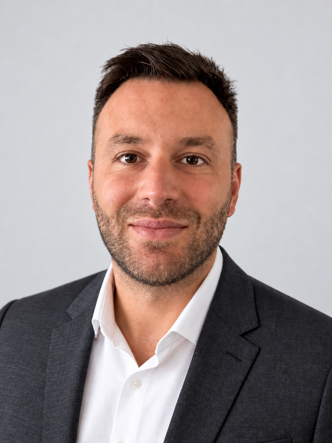 Businessporträt von Durim Emini